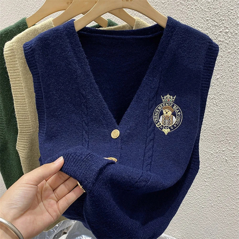 New Embroidered Bear Knitted L – Sewing Vest recenzja i cena